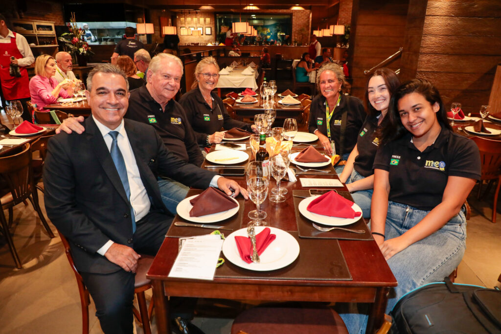 Breno Mesquita, BTM, Roy Taylor, Rosa Masgrau, Mari Masgrau, Ana Azevedo e Janaína Brito, do M&E