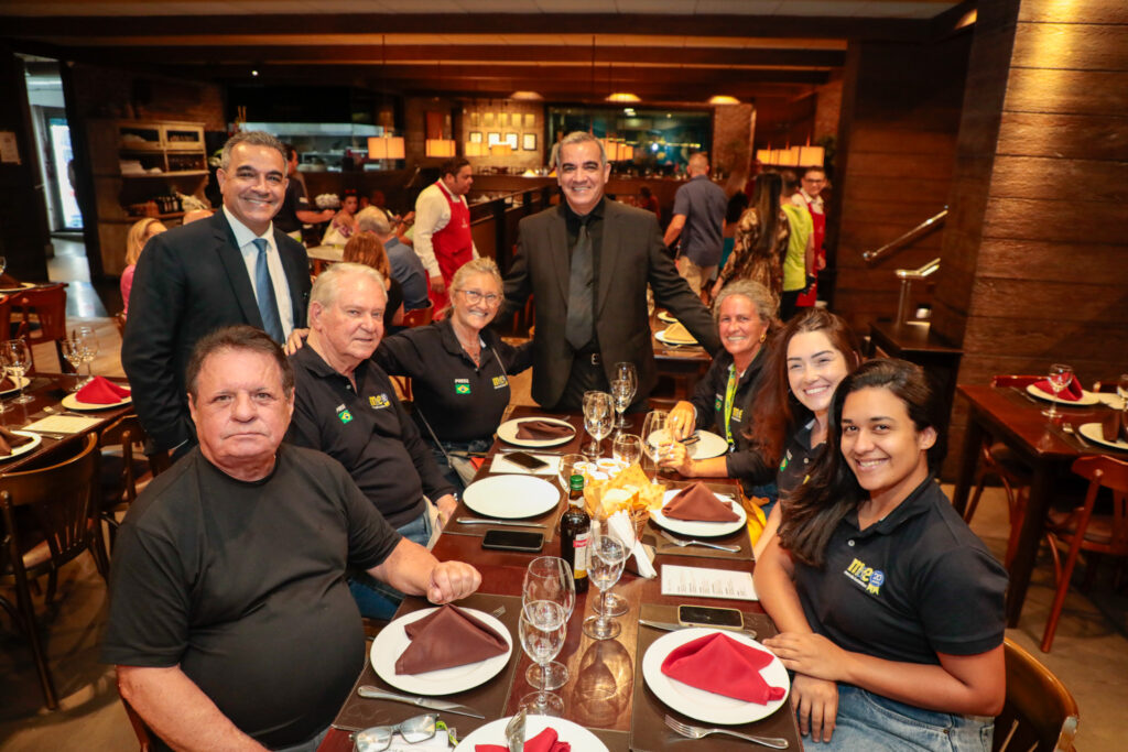 Breno e Bruno Mesquita, BTM, com equipe do M&E, e Airton Abreu, do Maranhão