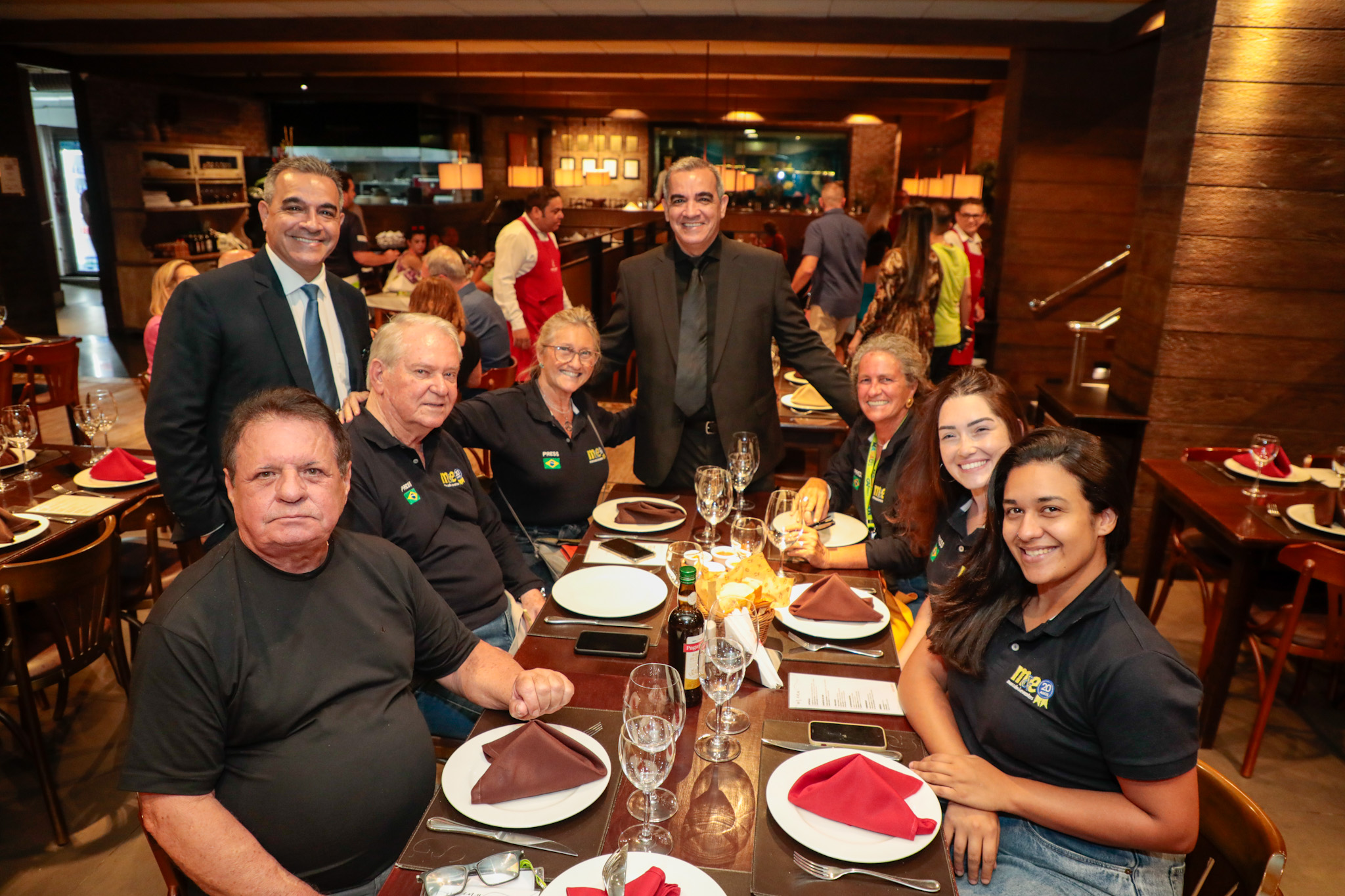 Breno e Bruno Mesquita, BTM, com equipe do M&E, e Airton Abreu, do Maranhão Breno e Bruno Mesquita, BTM, com equipe do M&E, e Airton Abreu, do Maranhão