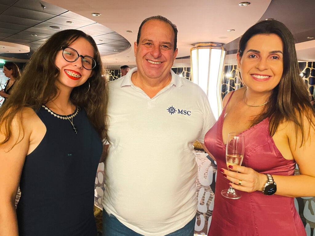 Camila Peixoto, da Clube Turismo, Waldyr Munhoz, da MSC e Letícia Oliveira, da Clube Turismo