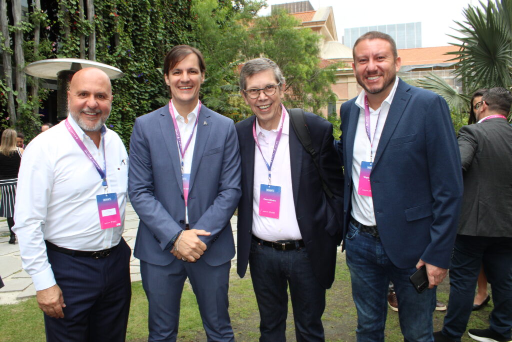 Carlos Vazquez, da LTN, Luciano Macagno, da Delta, e Carlos Sakura e Wagner Chaves, da Sakura