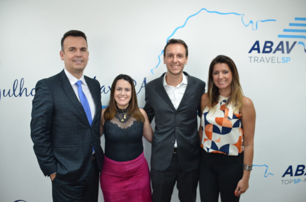 Dr. Marcelo Oliveira, Juliana Assumpção, Bruno Waltrick e Thais Medina