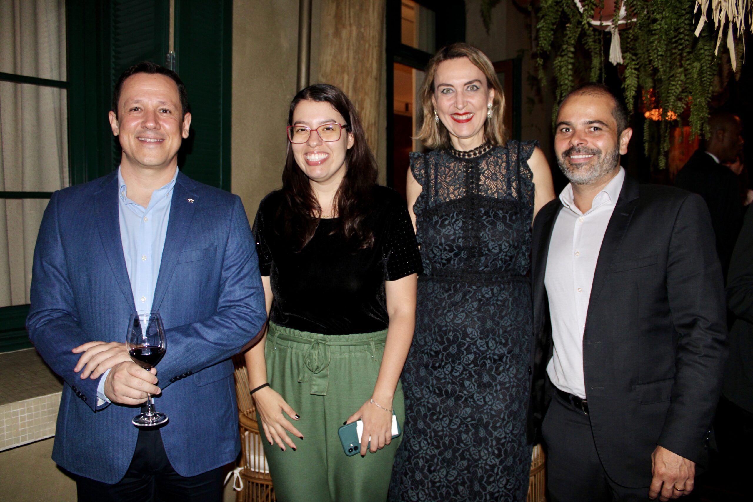 Dany Oliveira, da Iata, com Ana Clemente, Luciane Leite e Éder Santos, da Setur-SP Dany Oliveira, da Iata, com Ana Clemente, Luciane Leite e Éder Santos, da Setur-SP