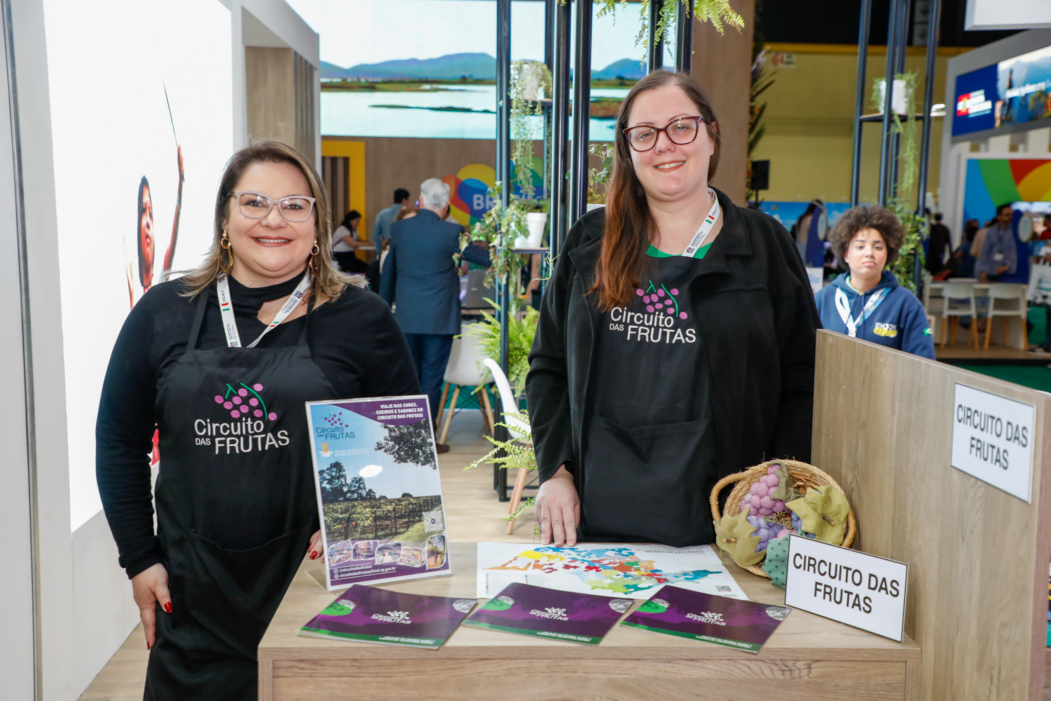 Débora Frare, e Gabriela Raffanti, Circuito das Frutas