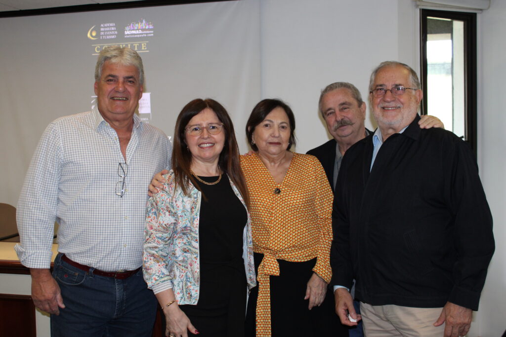 Eduardo Couturato, da EC Consultoria, Elenice Zaparoli, do SPCVB, Marisa Canton, da Academia Brasileira de Eventos e Turismo, Armando Mello, do Sindiprom, e Virgilio Carvalho, do SPCVB