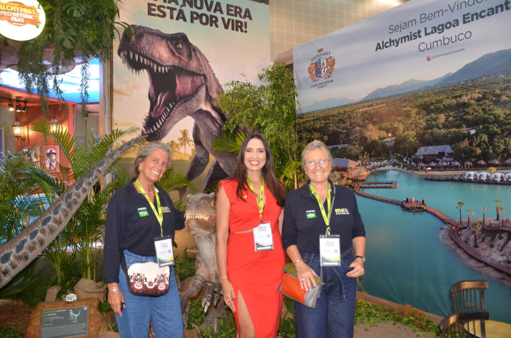 Elza Girão, do Alchymist Prehistoric Park com Mari e Rosa Masgrau, do M&E