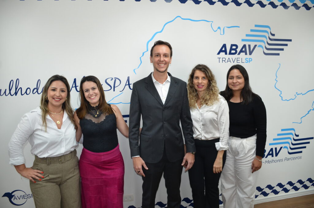 Equipe da Abav-SP l Aviesp