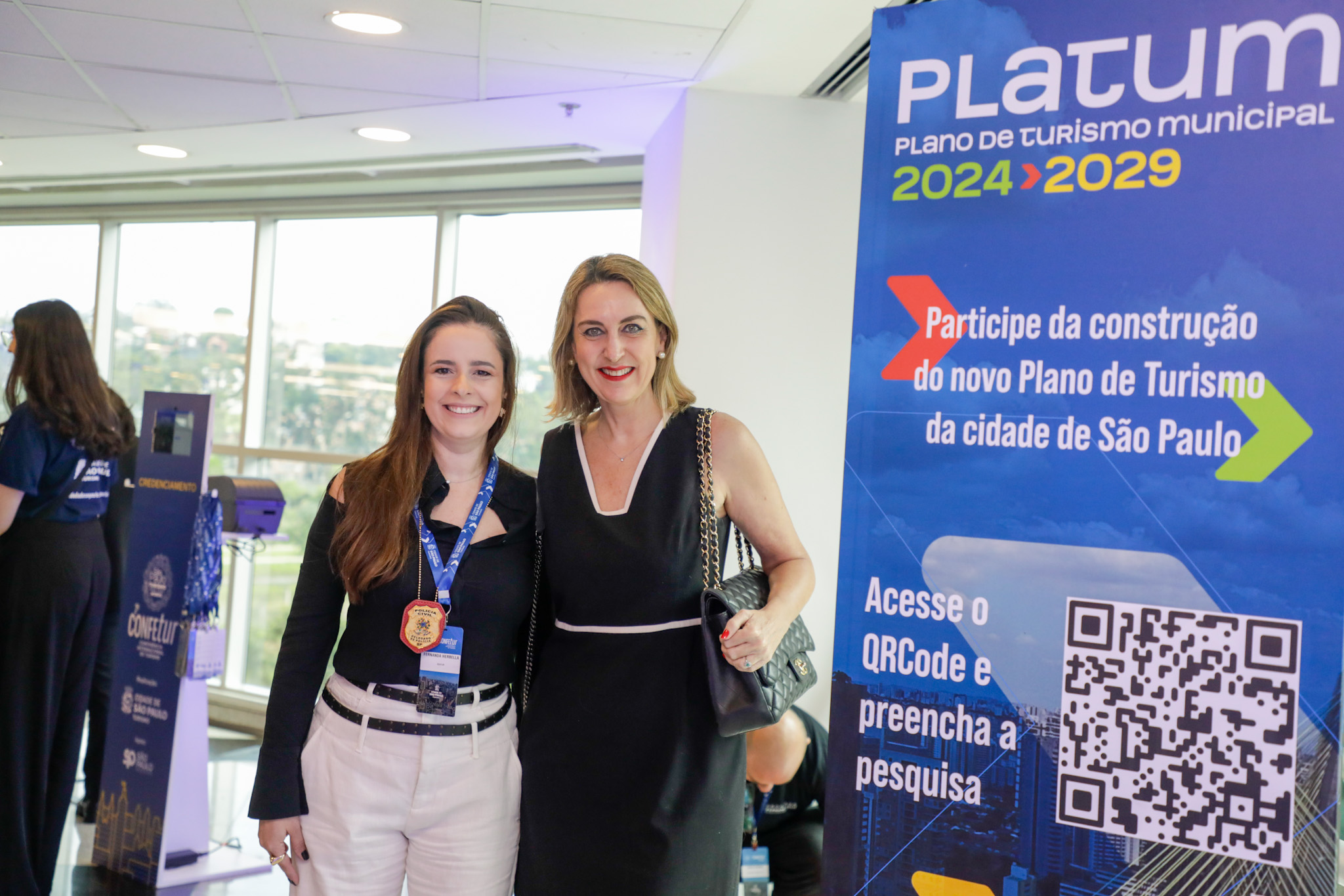 Fernanda Herbella, da Deatur, e Luciane Leite, da Setur-SP Fernanda Herbella, da Deatur, e Luciane Leite, da Setur-SP