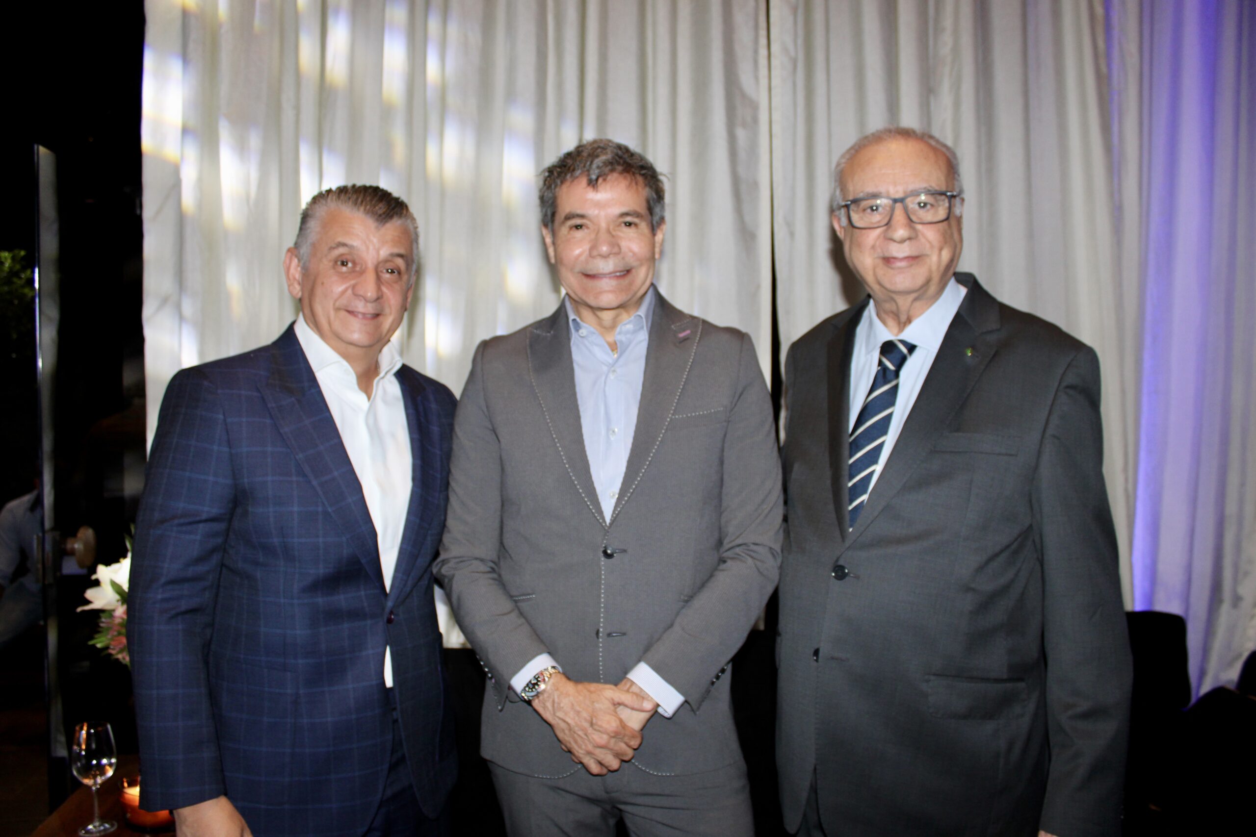 Flávio Félix, da Empire, Márcio Moraes, empresário, e José Roberto Maluf, da TV Cultura Flávio Félix, da Empire, Márcio Moraes, empresário, e José Roberto Maluf, da TV Cultura