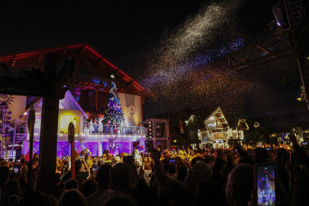 Foto Acendimento das Luzes Acendimento das Luzes marcará o início do 38º Natal Luz de Gramado