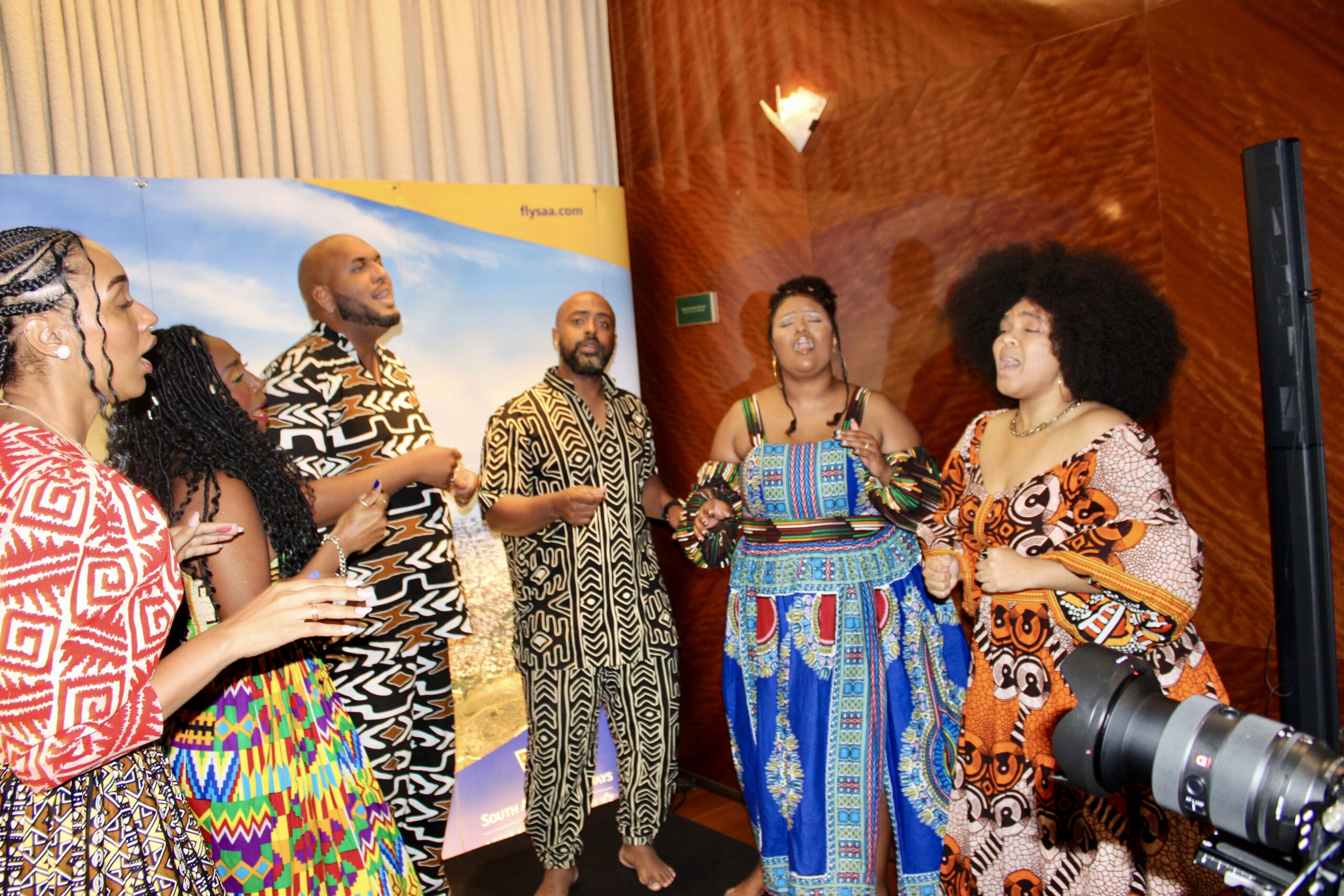 Grupo cantou músicas brasileiras e sul-africanas Grupo cantou músicas brasileiras e sul-africanas