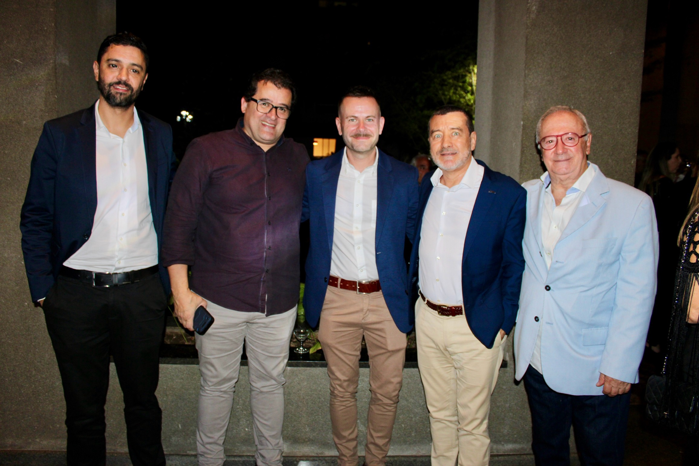 Gustavo Nappo e Roberto Araujo, da EHTL, Fernando Alonso, da Quality Travel, Ivan Cadahia, da Aerolíneas Argentinas, e Carlos Chehin, da See The World Viagens Gustavo Nappo e Roberto Araujo, da EHTL, Fernando Alonso, da Quality Travel, Ivan Cadahia, da Aerolíneas Argentinas, e Carlos Chehin, da See The World Viagens