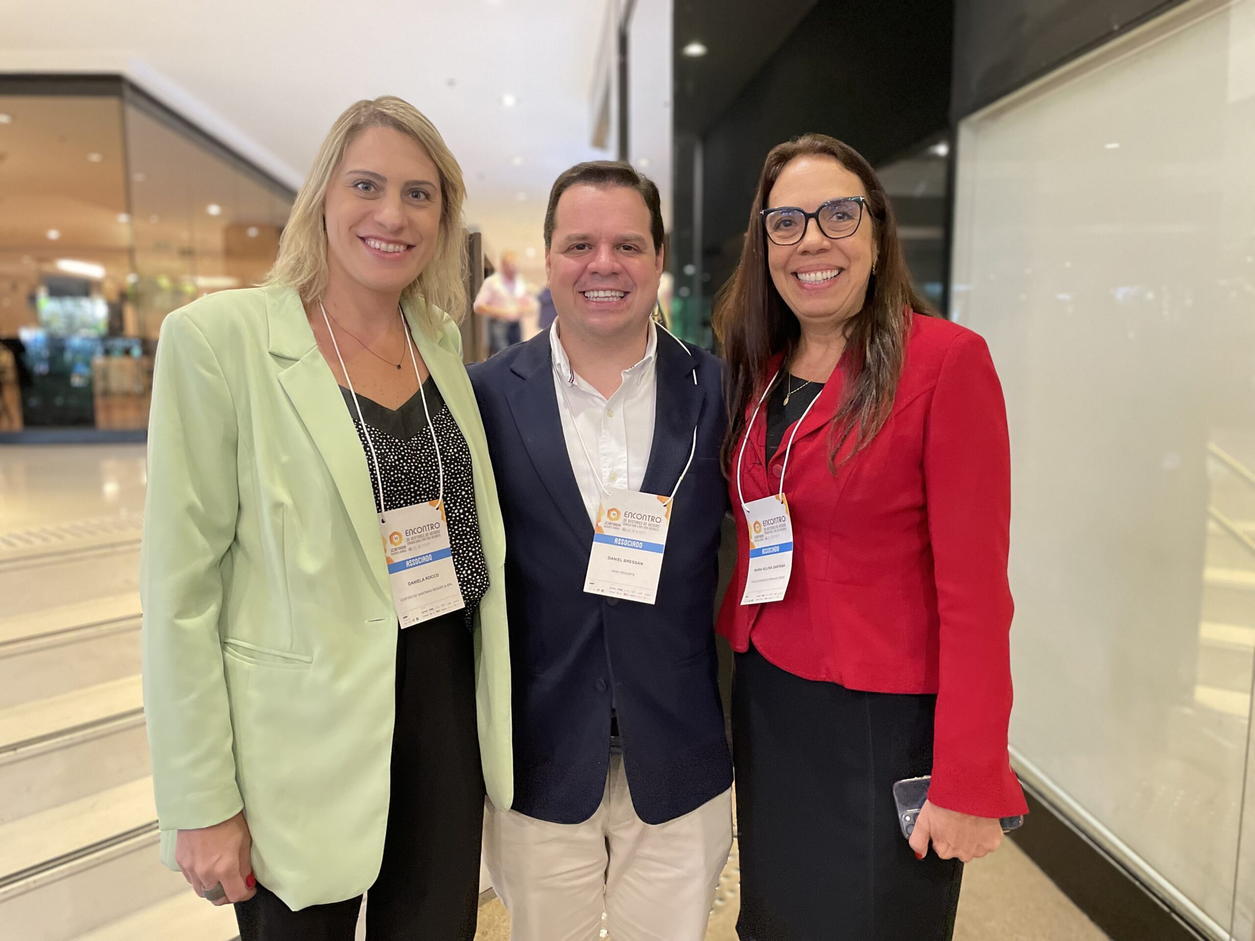 Daniela Rocco, do Costão do Santinho; Daniel Bressan, do Wish Resorts; e Maria Helena Santana, do Tivoli Praia do Forte Daniela Rocco, do Costão do Santinho; Daniel Bressan, do Wish Resorts; e Maria Helena Santana, do Tivoli Praia do Forte