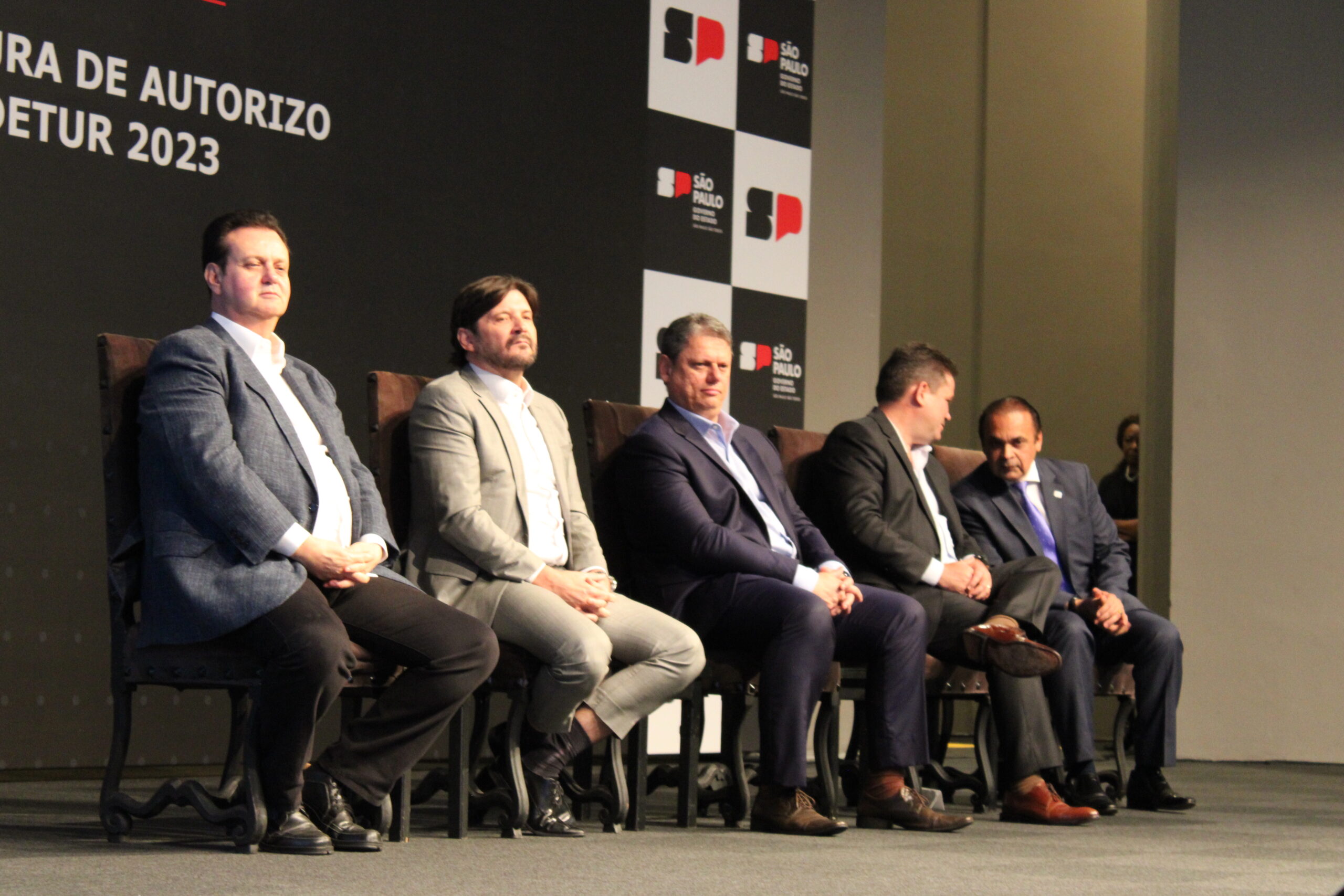 Autoridades que participaram do lançamento do programa de crédito Autoridades que participaram do lançamento do programa de crédito