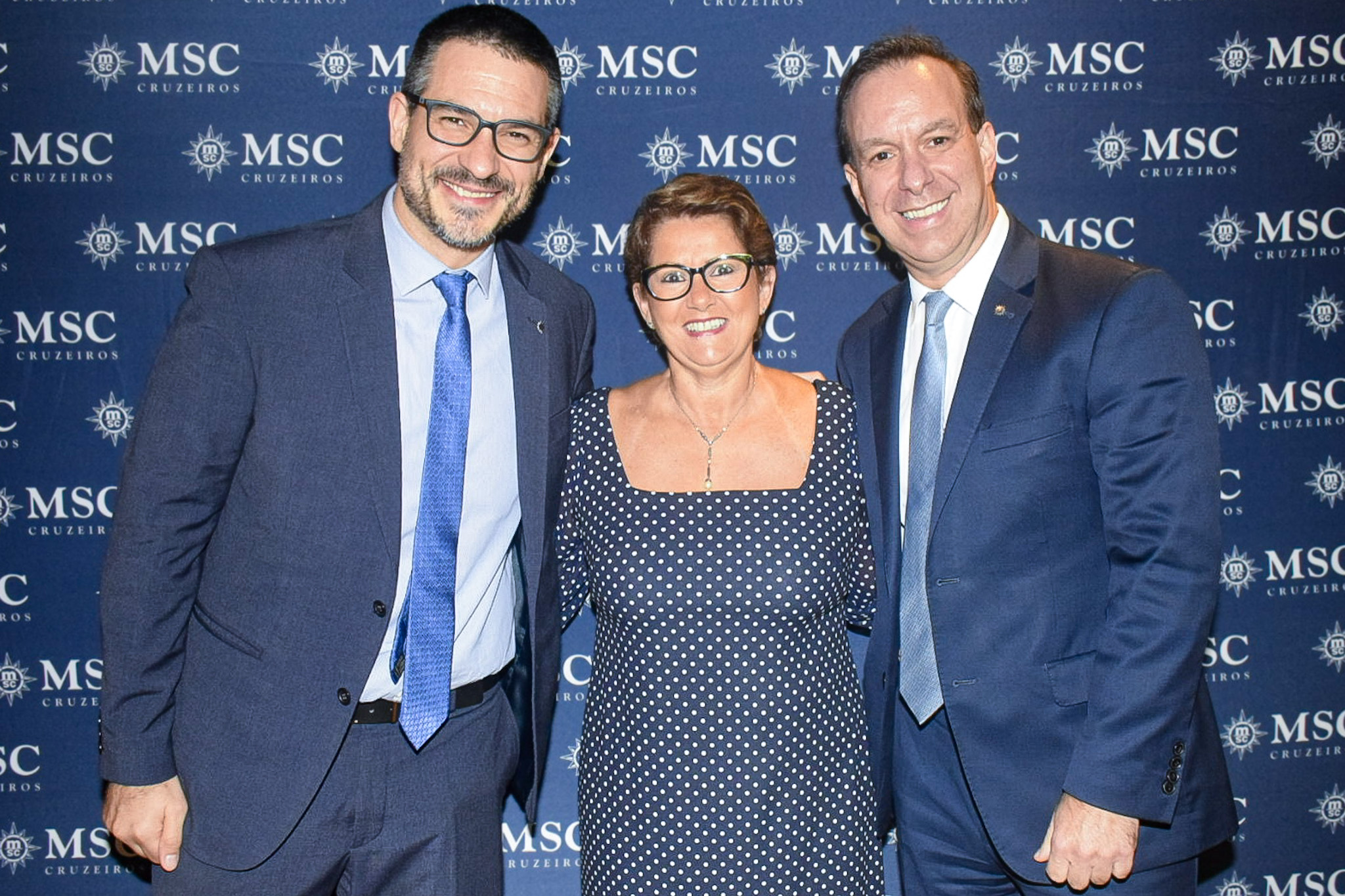Inês Bellini, da Mendes Tur, entre Ignacio Palacios e Adrian Ursilli, MSC Inês Bellini, da Mendes Tur, entre Ignacio Palacios e Adrian Ursilli, MSC