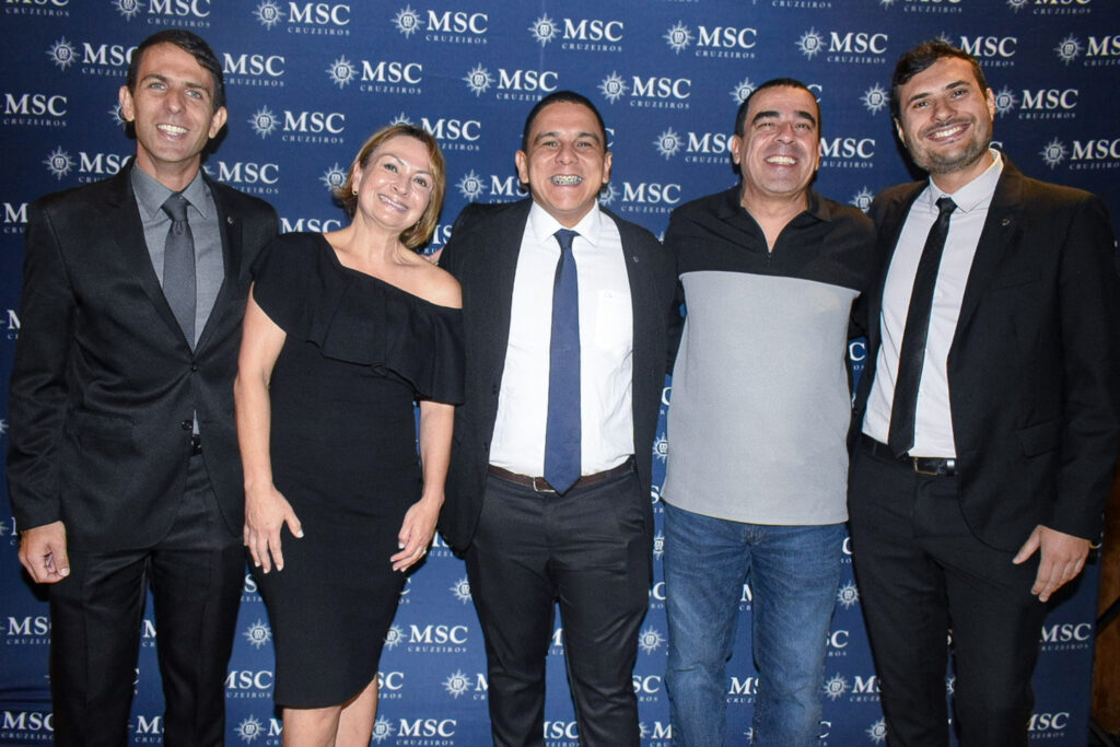 Ivan Mauro, da MSC; Vilani Oliveira, da Cia Tour; Pedro Silva, da MSC; Daniel Issa, da Cia Tour; e Márcio Genaro, da MSC