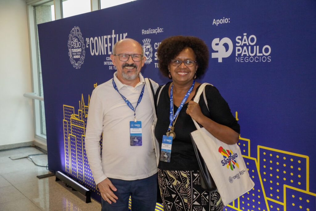 Leo de Oliveira, e Maria Augusta, da Tur Mochilando Afroculturas