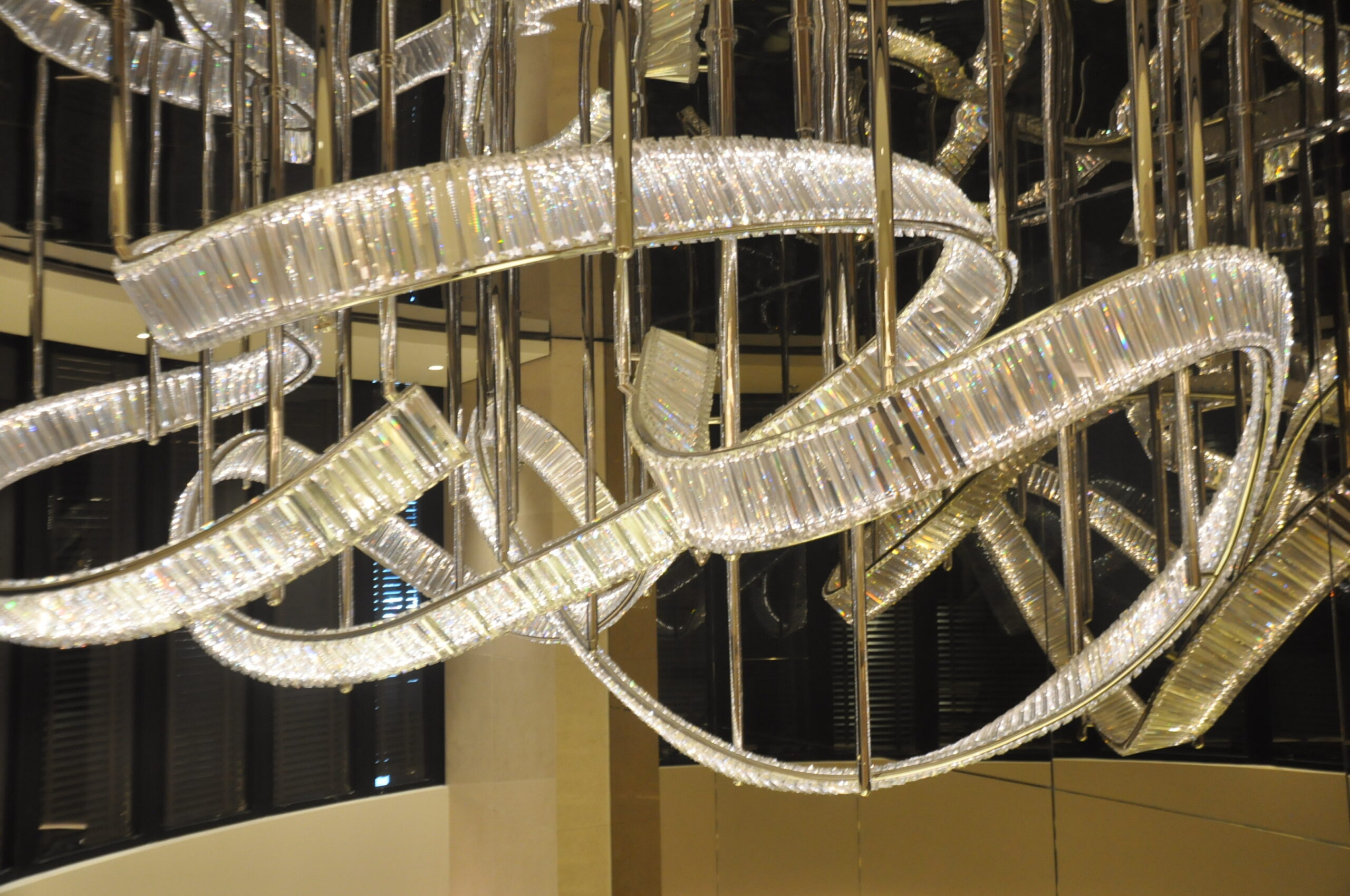 Lustre luxuoso no Explora I Lustre luxuoso no Explora I