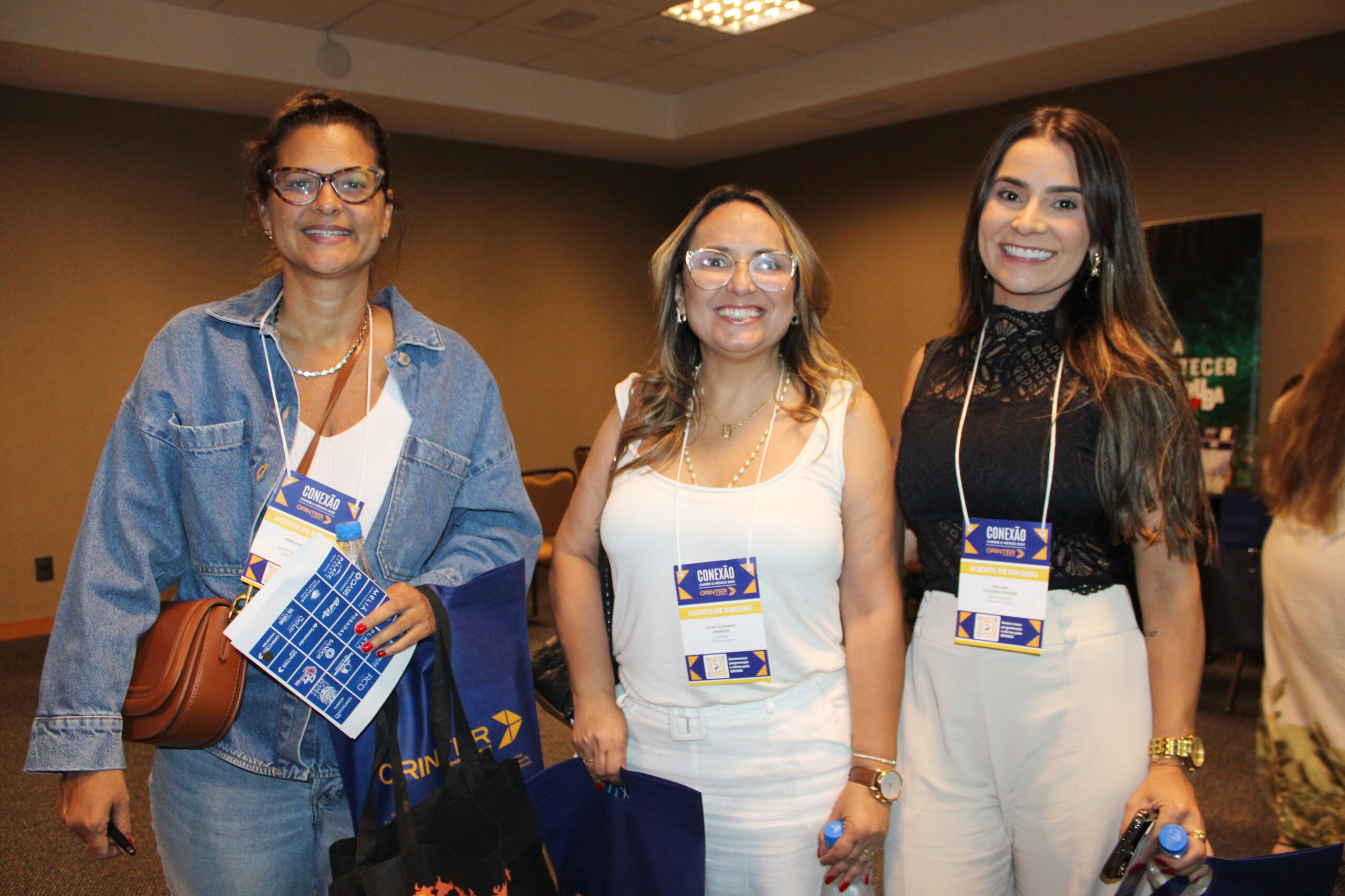 Márcia Biolchini, da Infinity Travel, Vivian Ambrósio, da Roteiros, e Helliana Almeida, da Mais Viagens Márcia Biolchini, da Infinity Travel, Vivian Ambrósio, da Roteiros, e Helliana Almeida, da Mais Viagens