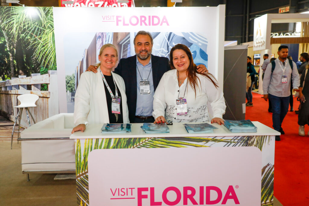 Micaela Poole, Alex Obaditch, e Rafaela Brown, do Visit Florida Micaela Poole, Alex Obaditch, e Rafaela Brown, do Visit Florida