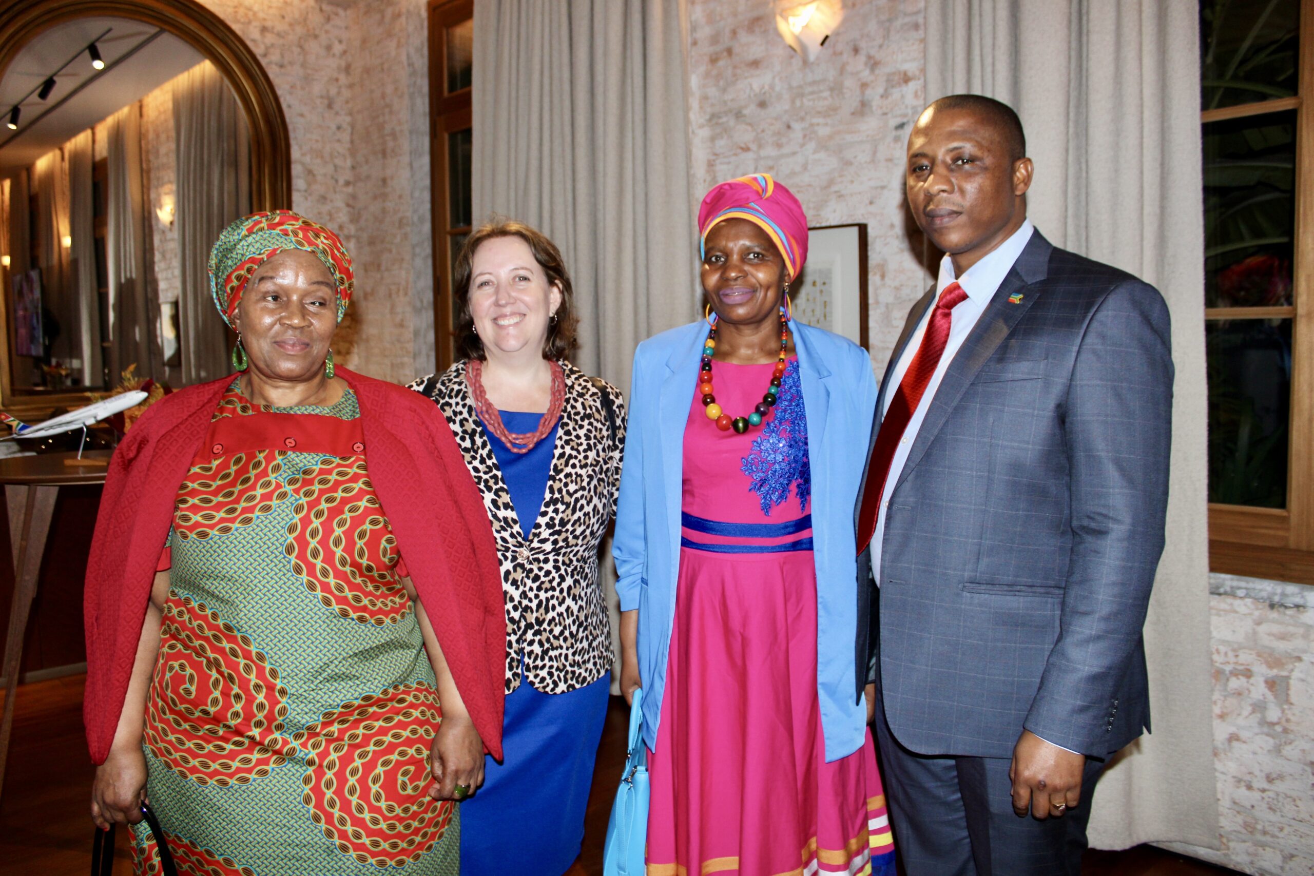 Noba Mitarara, Anri Swart, Morgado Mangala e Marothi Masombuka, do Consulado da África do Sul em São Paulo Noba Mitarara, Anri Swart, Morgado Mangala e Marothi Masombuka, do Consulado da África do Sul em São Paulo