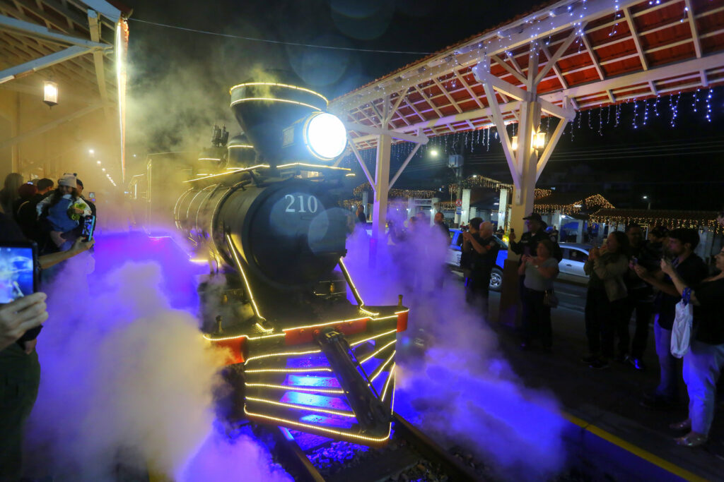 P L 1683 Miguel Pereira inaugura o primeiro trem turístico do Estado do Rio de Janeiro