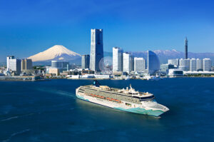 Navio partindo de Tokyo (Divulgação/NCL)