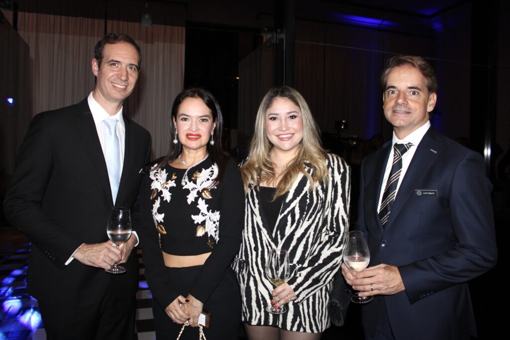 Patrício Costa, da Casa Lucia, Paula Amorim, empresária, Rafaela Goulart, advogada, e Juan Segura, da Único Hotels
