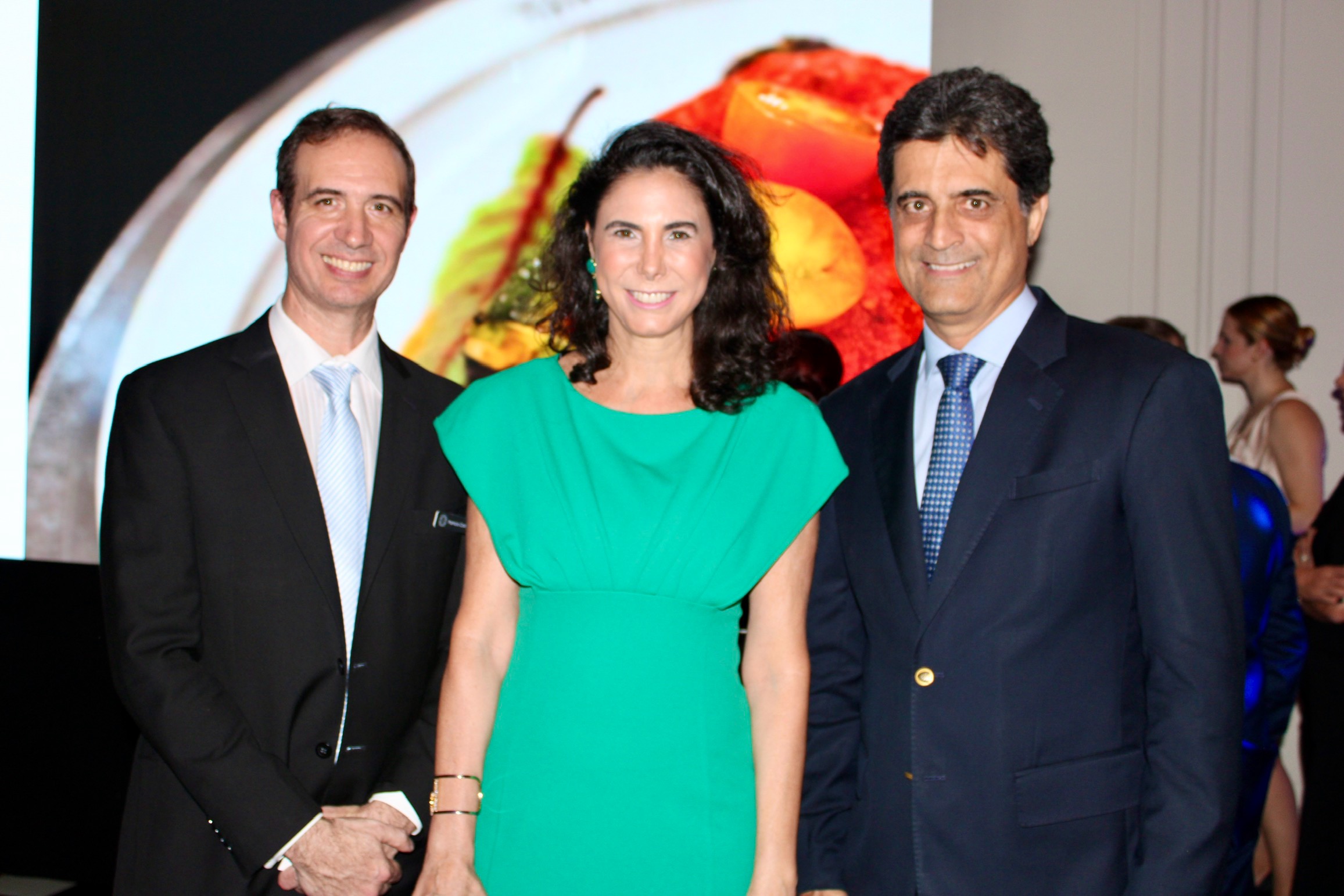 Patricio Costa, da Casa Lucia, com Paola Mansur, da Pama Tours, e João Pedro Flecha, da Partners Club Patricio Costa, da Casa Lucia, com Paola Mansur, da Pama Tours, e João Pedro Flecha, da Partners Club