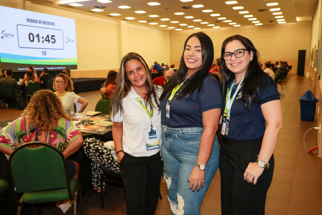 Paula Floriano, Laiana de Jesus, e Daniele Santos, do BTM