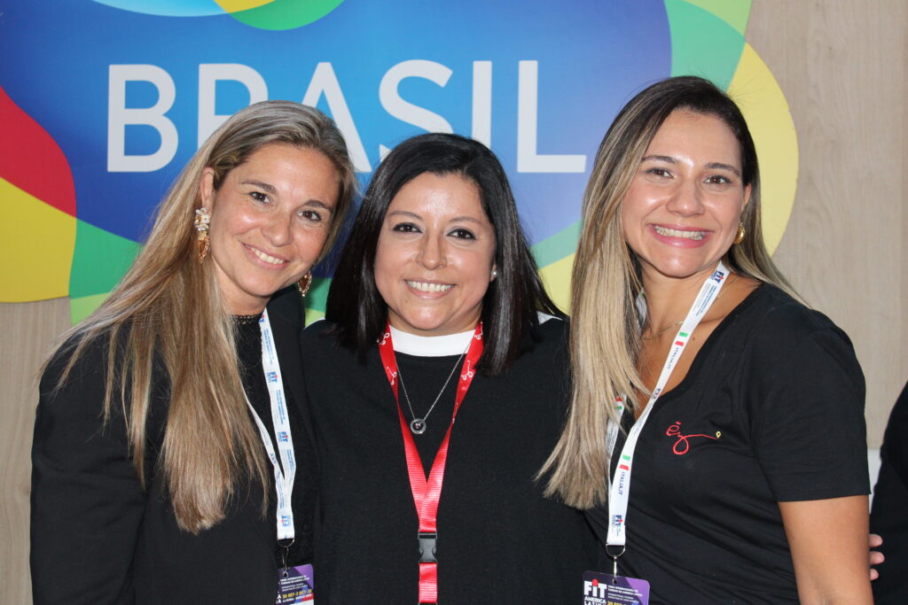 Paula Rauch, da Unique Hotels, com Pam Correa e Lia Coutinho, da EZLink