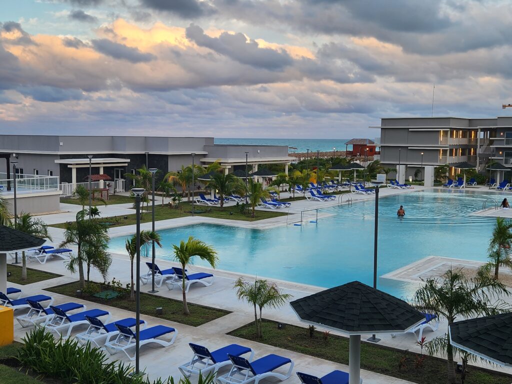 Grupo português aposta no Caribe cubano com o recém-inaugurado Vila Galé Cayo Paredón 1 Piscinas com bar molhado Grupo português aposta no Caribe cubano com o recém-inaugurado Vila Galé Cayo Paredón