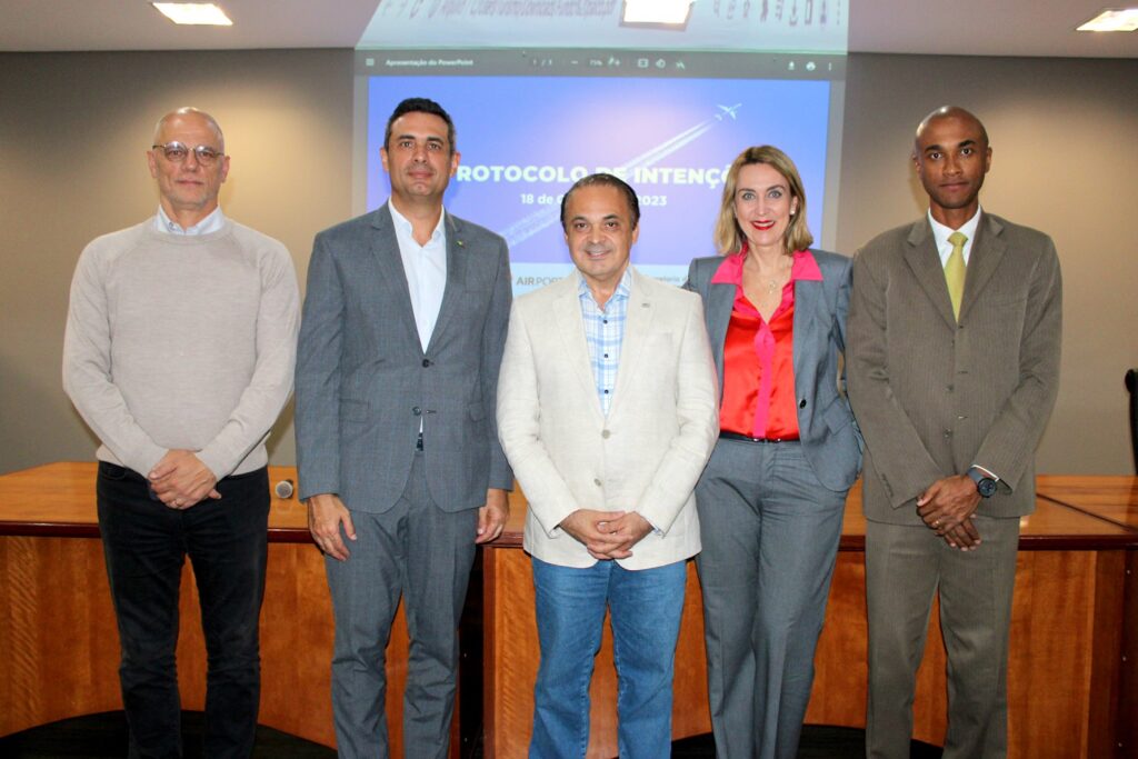 Setur-SP e TAP fecham parceria para alavancar fluxo e promoção do Turismo de São Paulo 2 Ricardo Roman da ABIH SP Carlos Antunes da TAP e Roberto de Lucena Luciane Leite e Luis Sobrinho da Setur SP Setur-SP e TAP fecham parceria para alavancar fluxo e promoção do Turismo de São Paulo