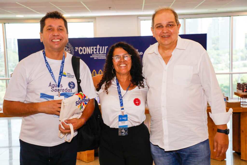 Roberto Carlos, do Polo de Ecoturismo São Paulo, Sônia Maria Ferreira, da Sônia Turismo, e Carlos Fernandes, secretário de Segurança Alimentar e Abastecimento na cidade de São Paulo