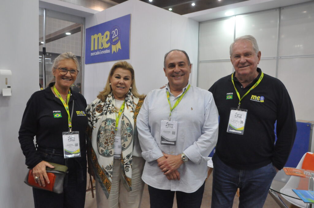 Rosa Masgrau, do M&E, Iria Rocha e Geraldo Rocha, da GR Turismo e Viagens, com Roy Taylor, do M&E