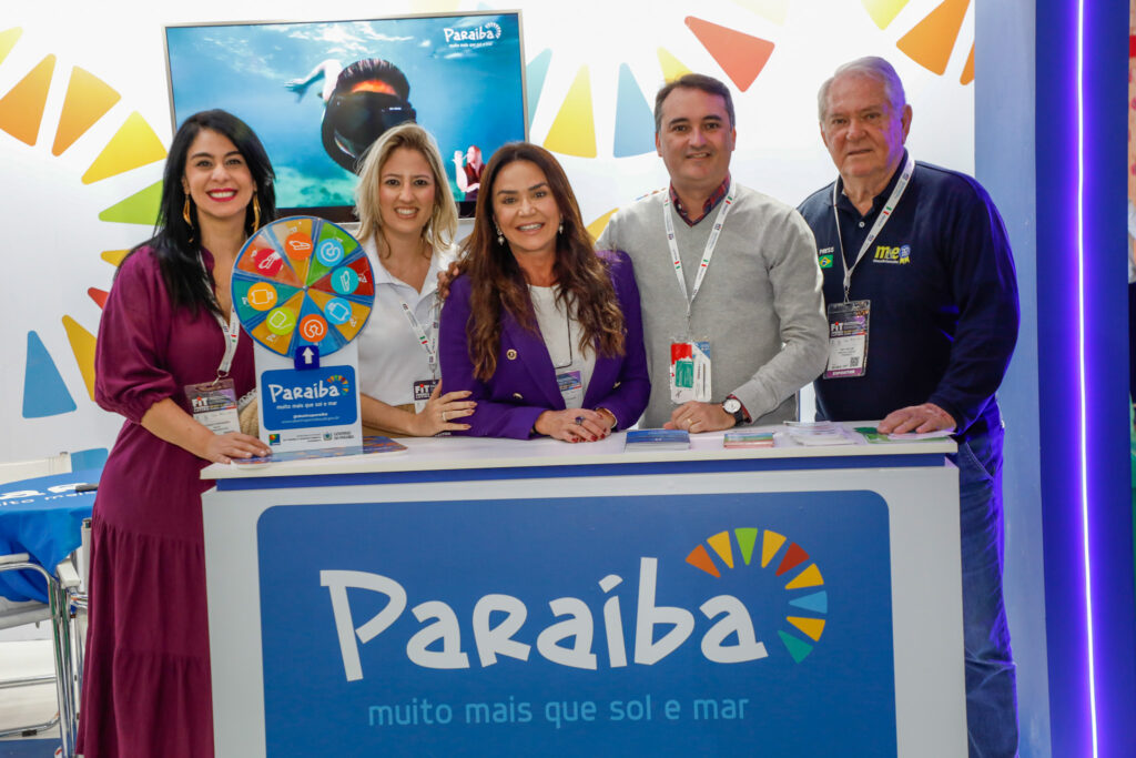 Roy Taylor, do M&E, com equipe da Paraíba Roy Taylor, do M&E, com equipe da Paraíba