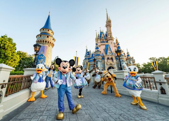 Walt Disney World Company comemora 100 anos de história; veja fotos marcantes