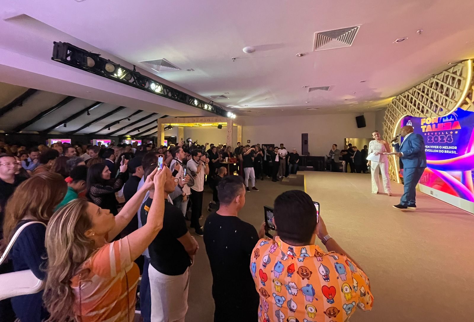 Fortaleza anuncia Roberto Carlos, Alok e mais artistas no "maior Réveillon do país" Fortaleza anuncia Roberto Carlos, Alok e mais artistas no "maior Réveillon do país"