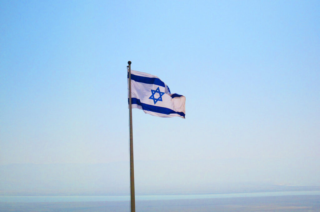 Israel lança serviço de Whatsapp e email para auxiliar turistas; aeroporto opera normalmente Israel lança serviço de Whatsapp e email para auxiliar turistas; aeroporto opera normalmente
