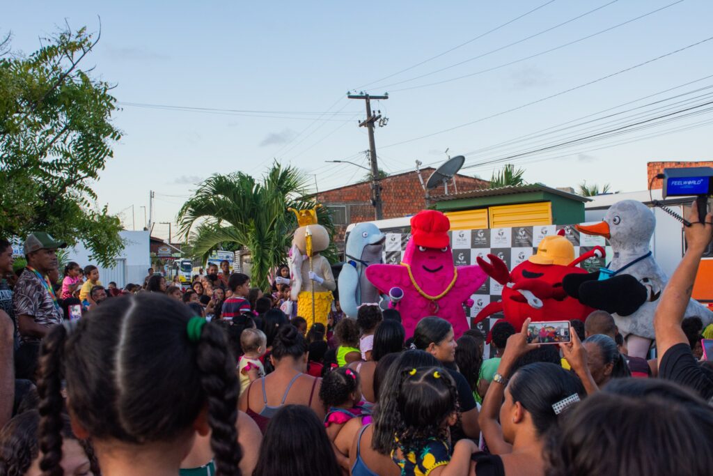 Vila Galé Alagoas realiza festa para 600 crianças de Barra de Santo Antônio