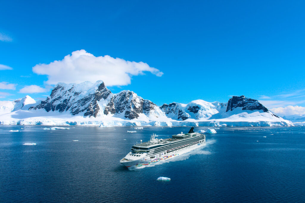 ncl Star Antartica aerial 04 COMP1 América do Sul receberá dois navios da NCL nesta temporada de verão 2023/2024