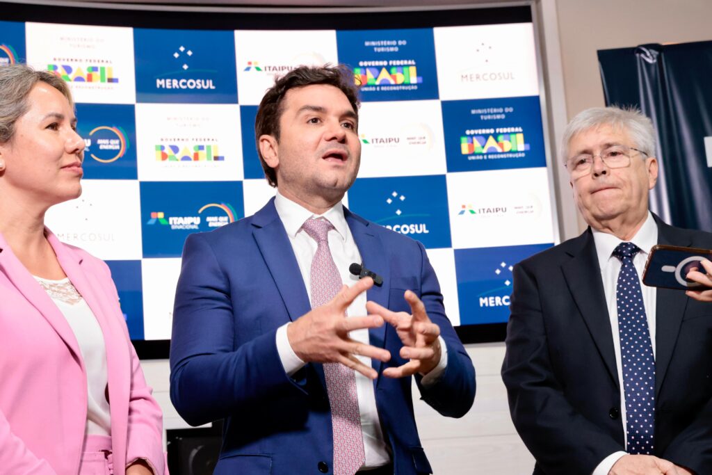 Ministro quer avanço na isenção de controle migratório e alfandegário no Mercosul Ministro quer avanço na isenção de controle migratório e alfandegário no Mercosul