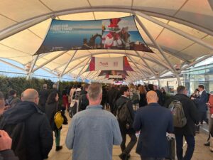 Acesso ao Excel London movimentado no primeiro dia de WTM London 2023