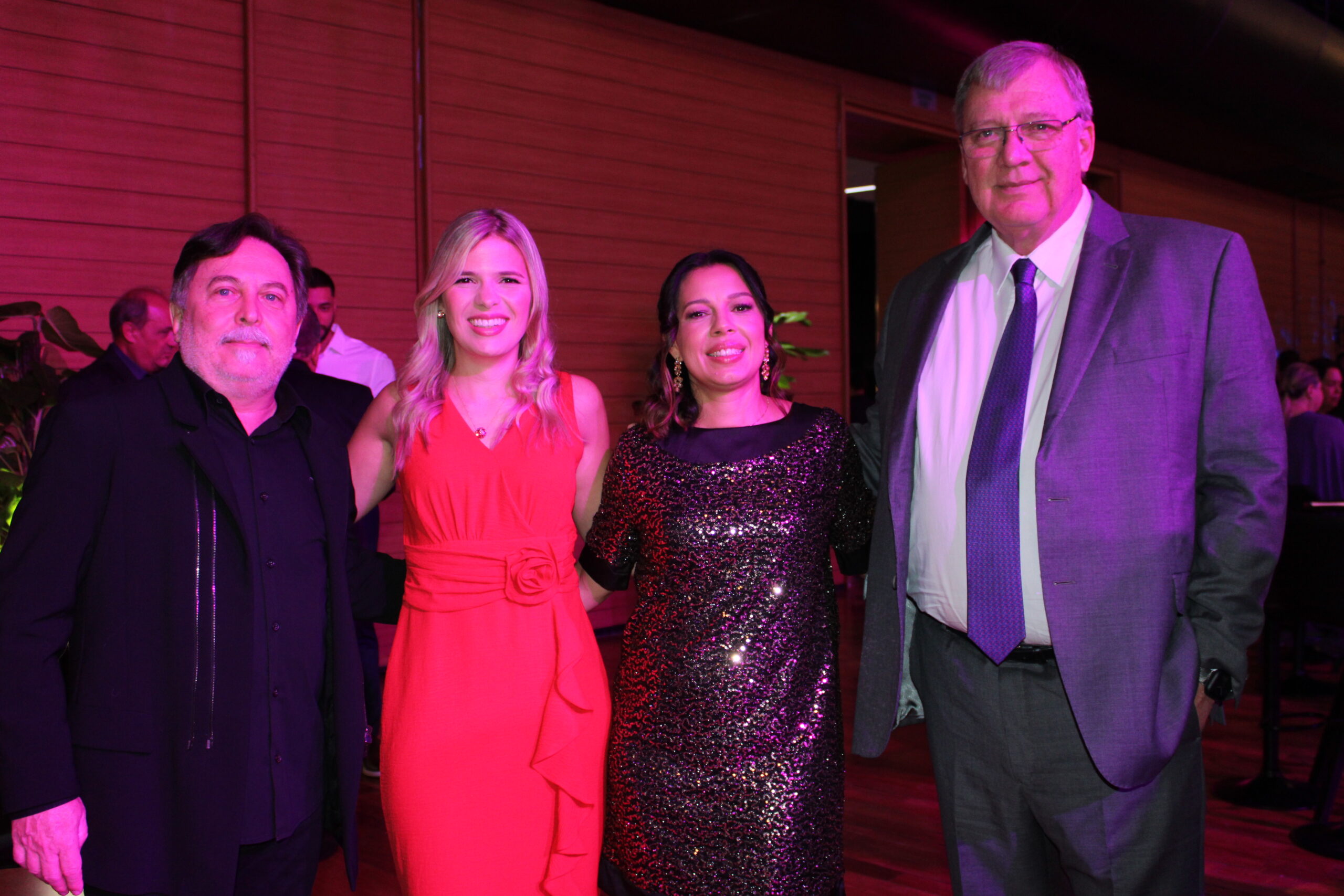 Andre Dentzien e Peter Weber, da Skyteam, com Ana Carolina Rocha e Bianca Schimpl, da Latam Andre Dentzien e Peter Weber, da Skyteam, com Ana Carolina Rocha e Bianca Schimpl, da Latam