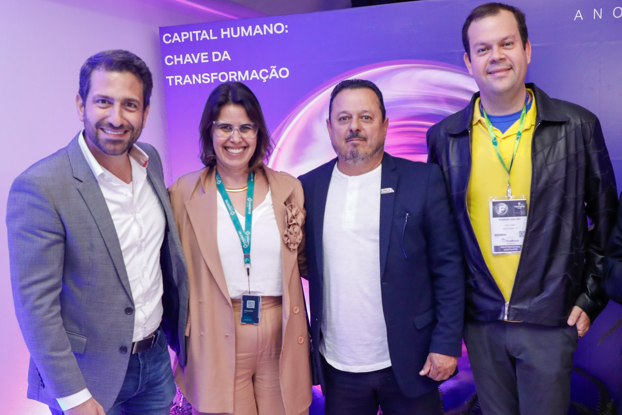 Bruno Heleno, da Visual Turismo, Cristiane Mors, do Laghetto, Gilmar Ferreira, secretário de Turismo de Canela, e Rodrigo Galvão, da CVC Corp Bruno Heleno, da Visual Turismo, Cristiane Mors, do Laghetto, Gilmar Ferreira, secretário de Turismo de Canela, e Rodrigo Galvão, da CVC Corp