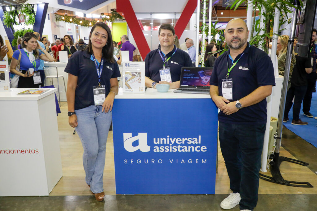 Camila Santos, André Sagini e Roberto Oliveira, da Universal Assistance