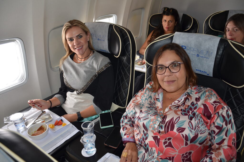 Celia Maceda, da Expert Travel e Luana Bergaro, da IRB Viagens