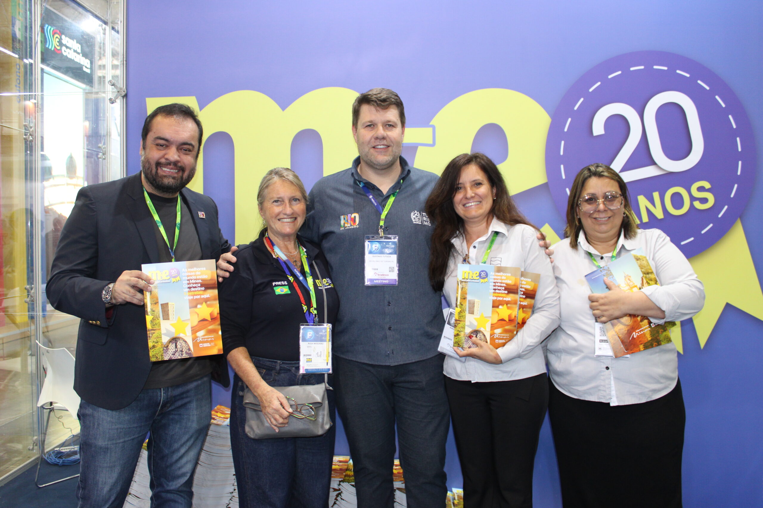 Claudio Castro, governador do RJ, Rosa Masgrau, do M&E, Gustavo Tutuca, secretário de Turismo do RJ, e Marília Costa e Michelle Leite, do CDesign