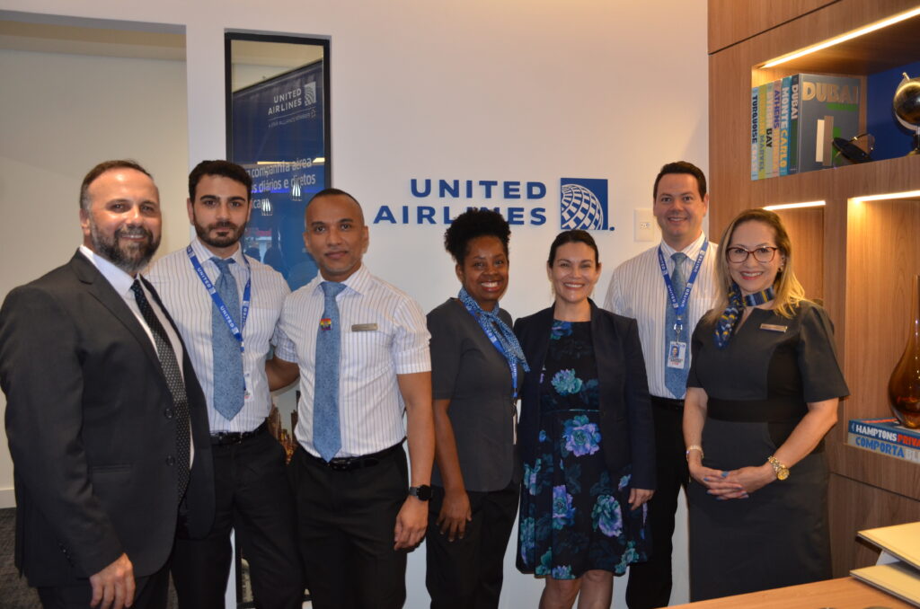 Equipe da nova loja da United em São Paulo