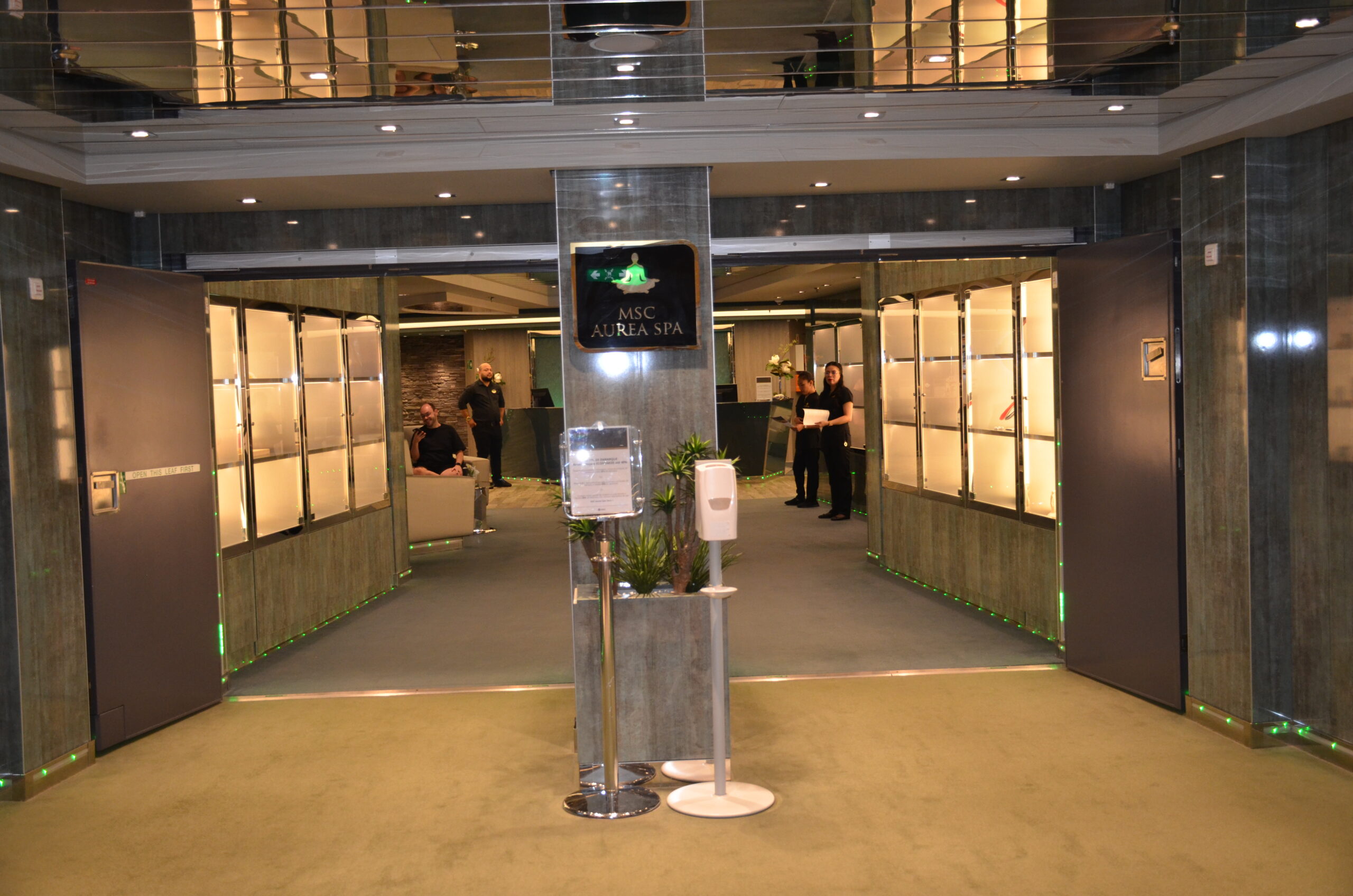 O MSC Aurea Spa oferece massagens, tratamentos, banho de vapor, mediterrâneo, sauna finlandesa e mais